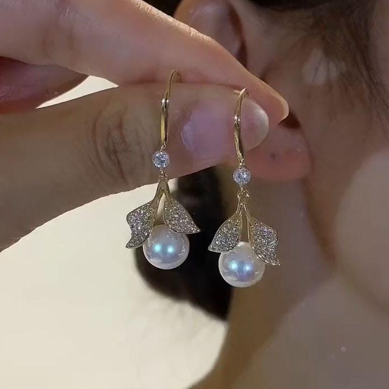 Luxury Imitation Pearl Leaves Dangle Earring for Women Luxury Silver Color Bling Zircon Inlaid Fashion Elegant Lady Jewelry