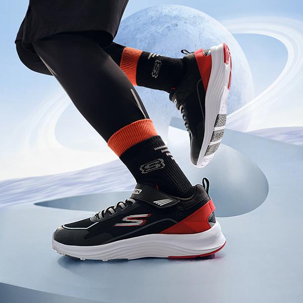 Skechers Удобные Универсальные Модные Низкие Кроссовки для Бега на Открытом Воздухе Детские кроссовки Черный Красный 405274L-BKRD