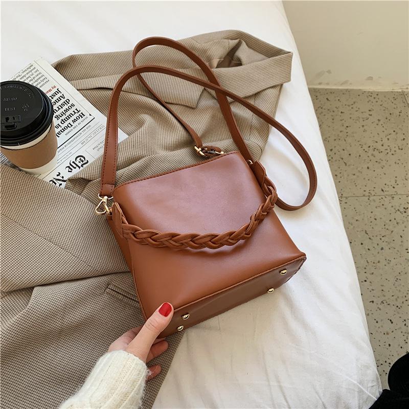 Премиальная текстурная сумка-ведро женская лето 2025 новая мода универсальная сумка через плечо нишевый дизайн сумка-мессенджер