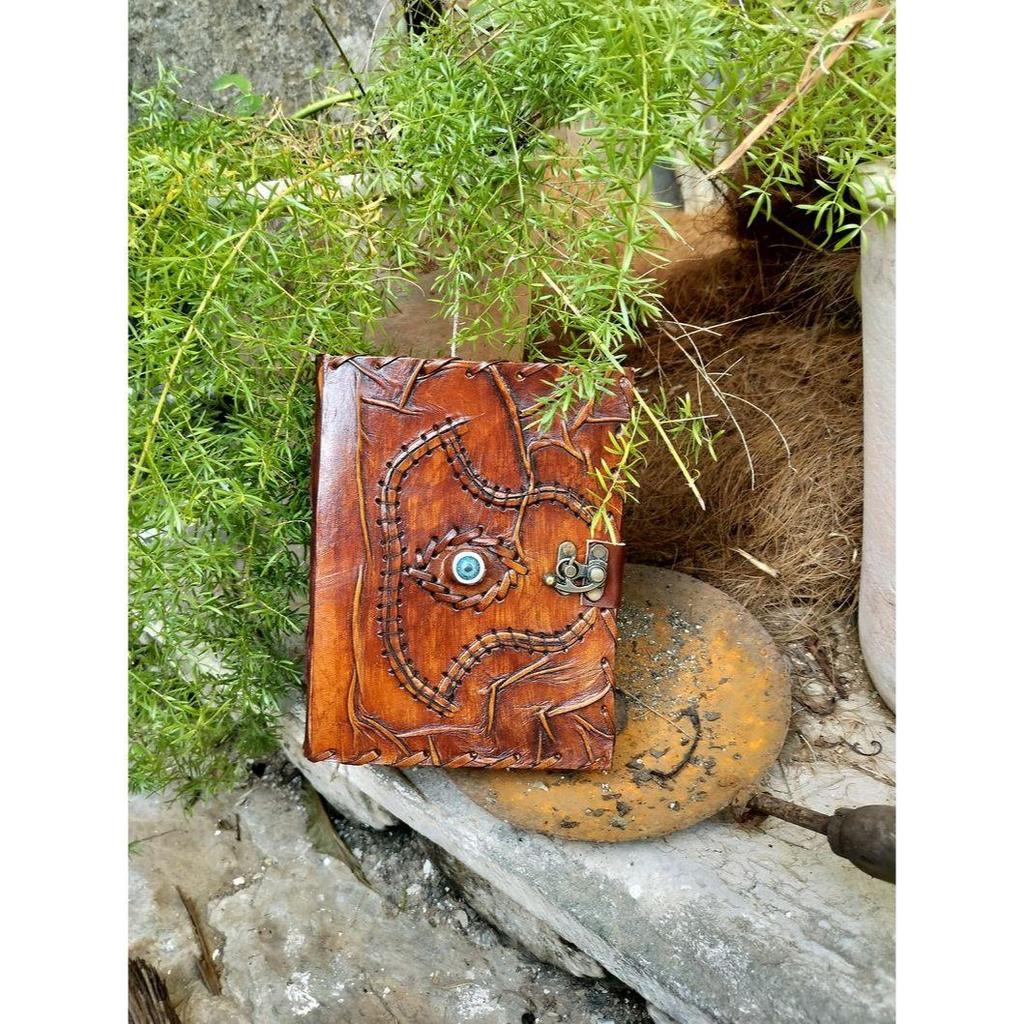 Уникальный кожаный журнал Eye: Заклинательный гримуар на Хэллоуин, дни рождения, годовщины. Идеально подходит для ведьм и викканских язычников