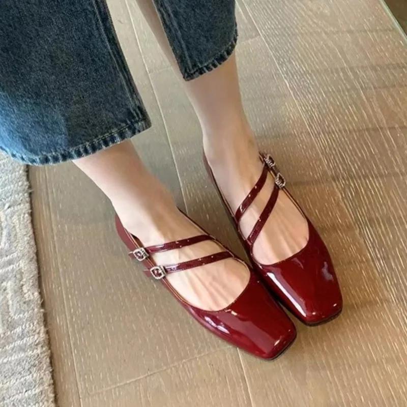 Мода 2024 осень новая мода удобные женские квадратные головки неглубокий носок повседневные мокасины