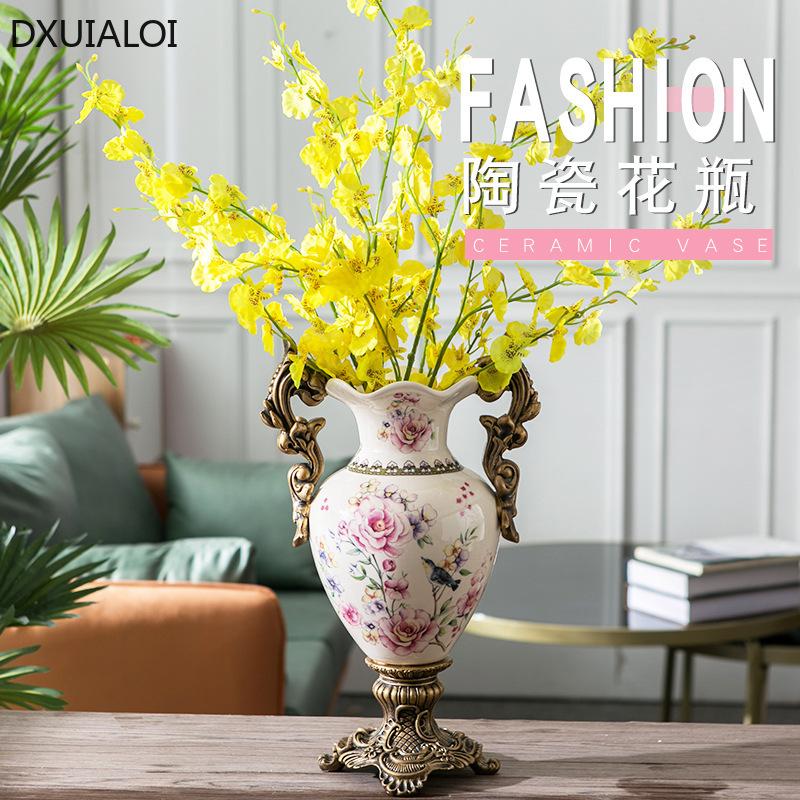 Ваза Керамическая ваза в европейском стиле с двумя ушками Аксессуары для украшения дома Ретро-украшения для рабочего стола Изделия из керамики