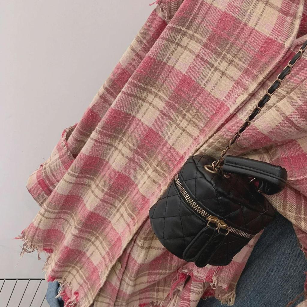 Женская куртка-рубашка в стиле ретро с длинными рукавами розового цвета в клетку — ленивый стиль на осень 2024/весну