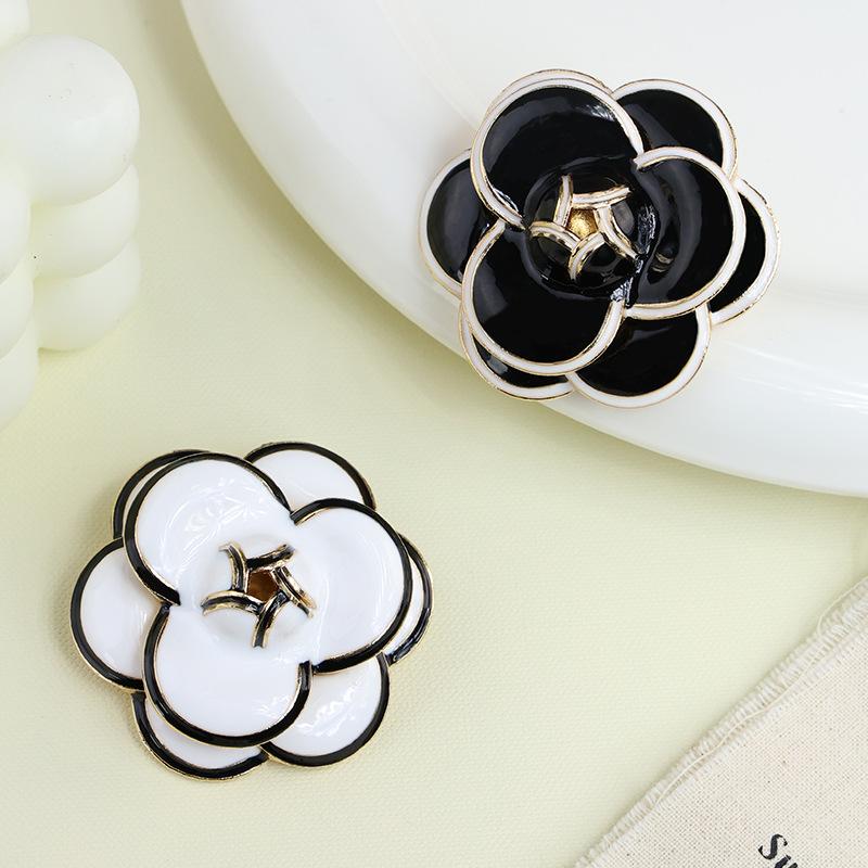 Корейская простая ретро-брошь камелия в стиле Пномпеня, высококачественная женская роза, корсаж, значок из сплава, аксессуары для одежды