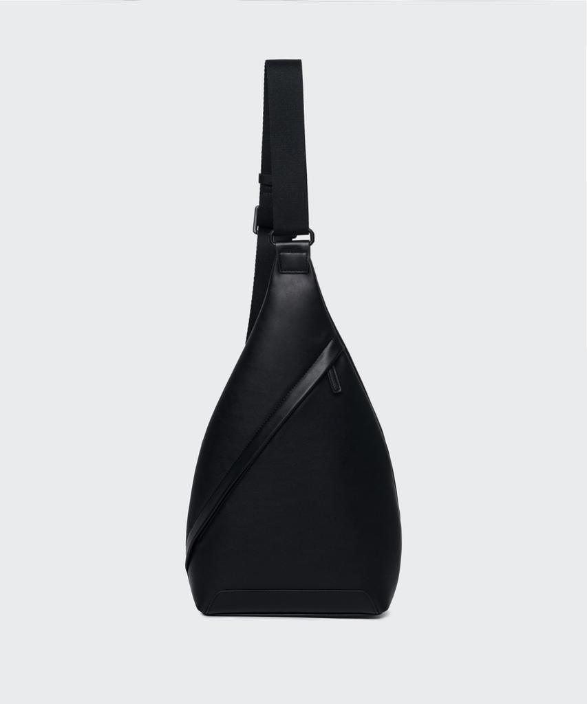 Musinsa Standard Synthetic Leather Flask Sling Bag [Black]
