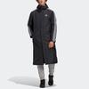 adidas Длинное утепленное пальто с боковым разрезом и принтом логотипа Мужская верхняя одежда черного цвета GF0000