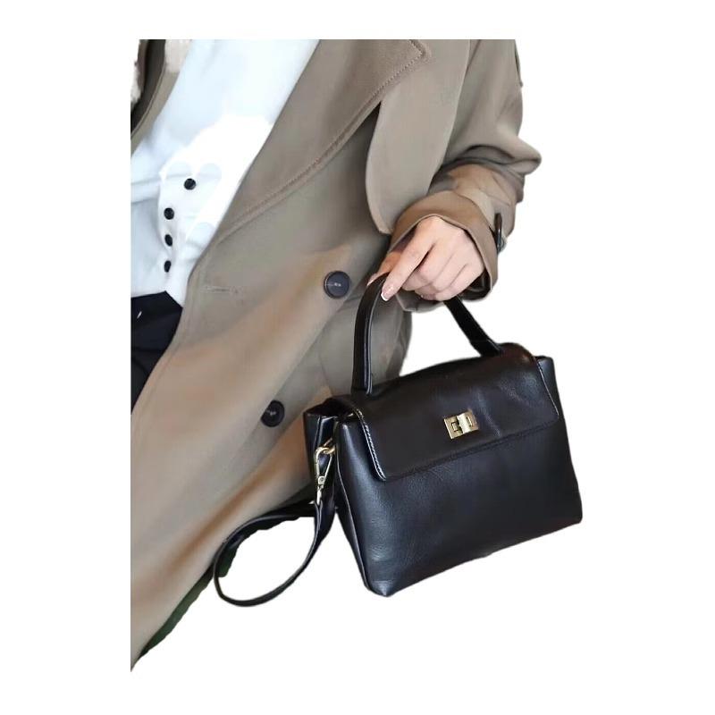 Весна/Лето 2025 Женская сумка кроссбоди из лицевой коровьей кожи - Большая вместимость, универсальная и модная.