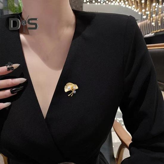 Women Brooch Faux Pearl Decor Ginkgo Leaf Stainless Vintage Anti-slip Coat Collar Hat Scarf Decoration Clothes Pin Garment Jewelry