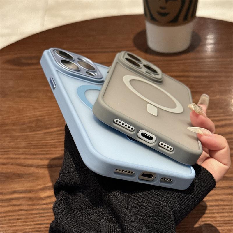 Применимо к iPhone16 имитация аппаратного обеспечения мелкое отверстие магнитное всасывание чехол для мобильного телефона Apple 16promax кожа матовая пленка для линзы 15