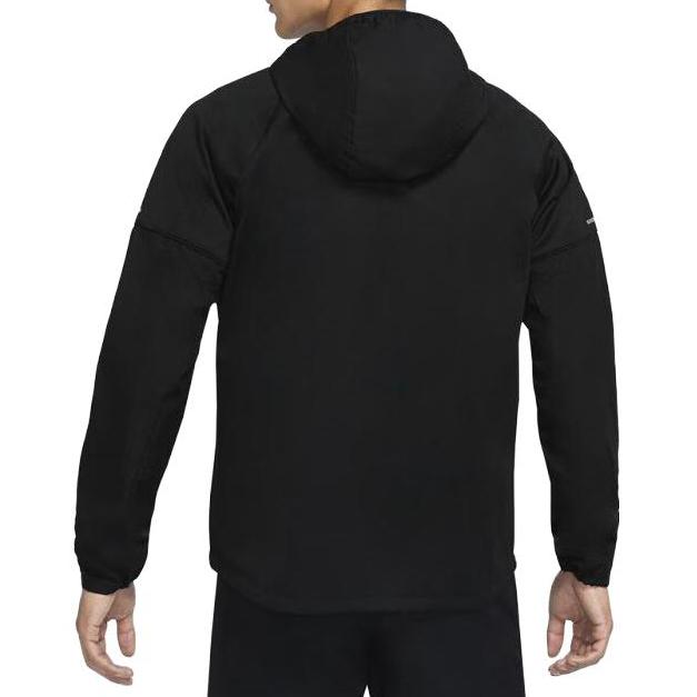 Nike Куртки MILER Мужские Черные С капюшоном Умеренные Другое DH6682-010