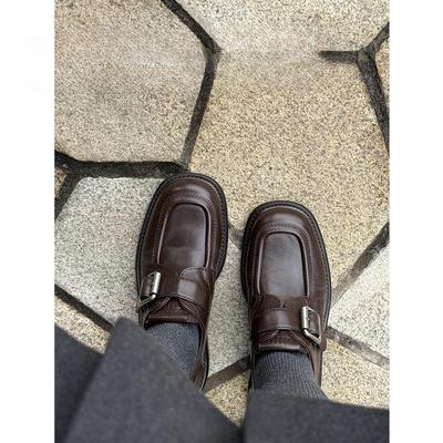 Маленькие кожаные туфли с квадратной пряжкой на ремне, женские туфли 2025 года на толстом каблуке в студенческом стиле, ленивые универсальные туфли-лодочки