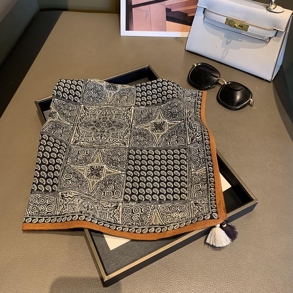 Polka Dot Silk Scarf Women'S High-End Small Square Scarf Fashion Versatile Sunscreen Shawl Scarf Fringed Decorative Scarf