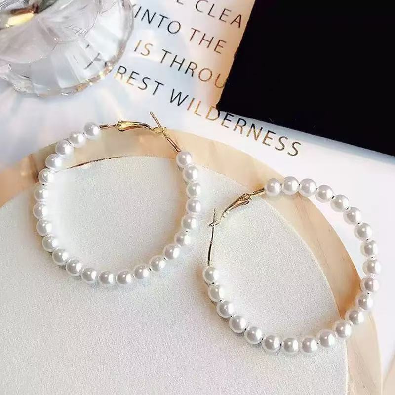 Elegant Minimalist Pearl Necklace and Earrings Set Light Jewelry for Party