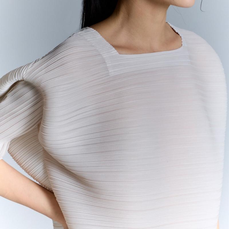 PleaTs Me Square Neck Loose FiT T shirT epTsm026007