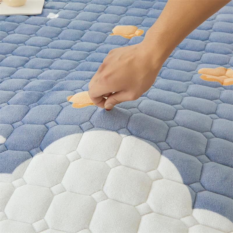 JINGRUIXIANG Milk Velvet Quilted Mattress Topper