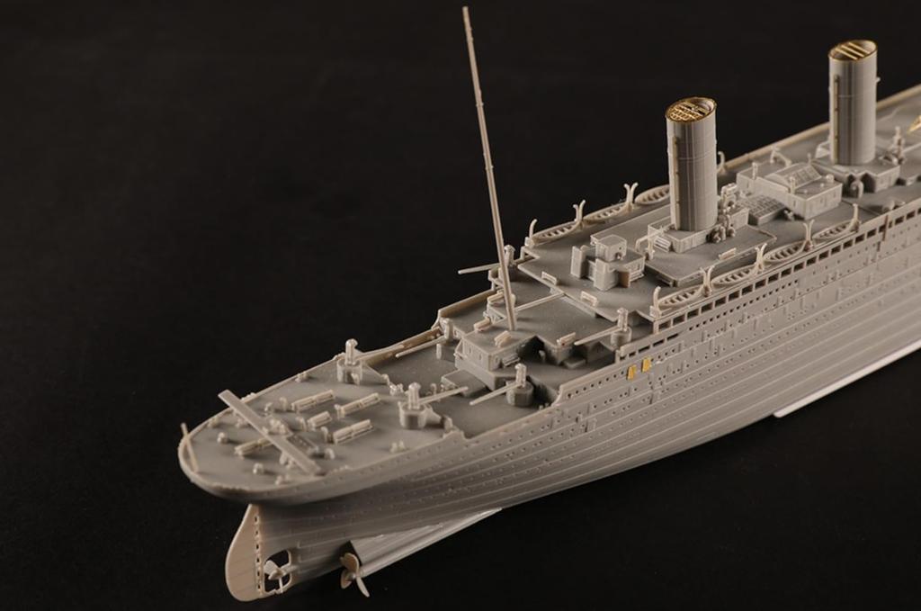 Hobby Boss Ship Series Titanic Plastic Model 83420 1/700 R.M.S.