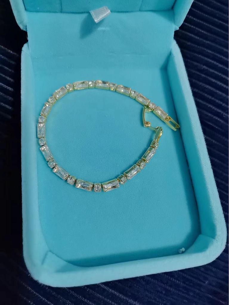 Элегантный цирконовый браслет для женщин - Роскошный, изысканный, кристальный дизайн, браслет с изысканным штрихом.