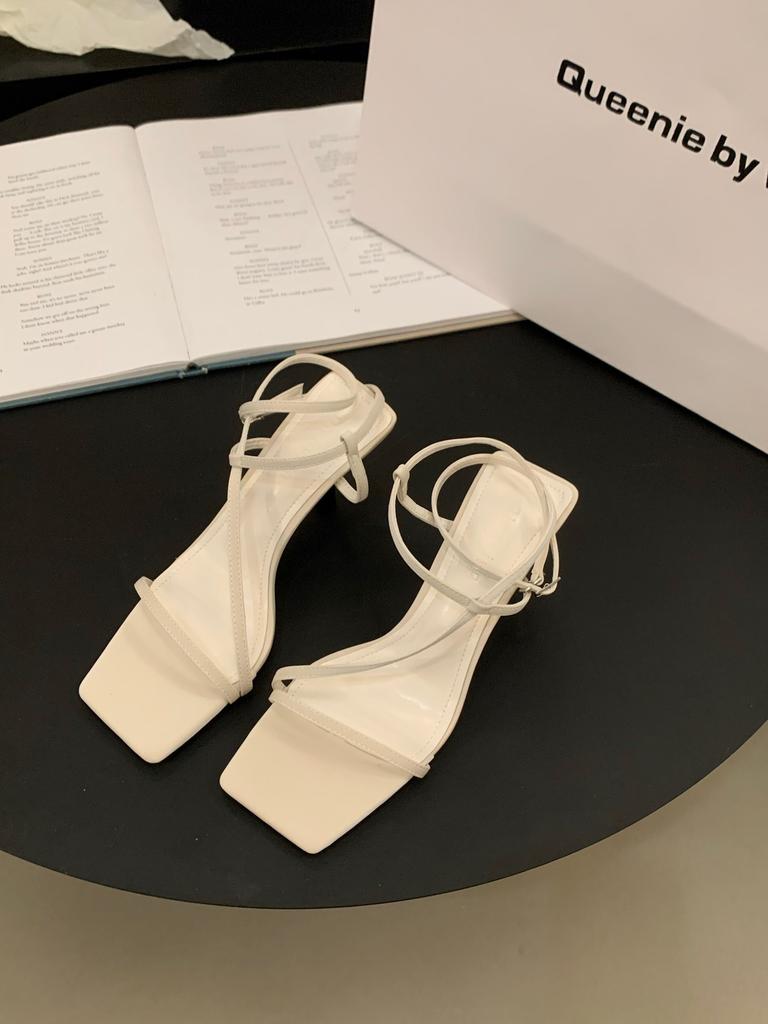 Французские босоножки на высоком каблуке, сказочные туфли 2024 года, новые летние темпераментные черные туфли на шпильке с ремешком в римском стиле