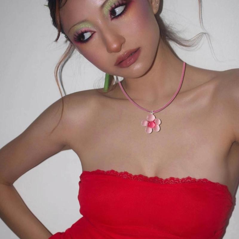 Cute Flower Necklace Colorful Pendant Necklace Romance Neck Jewelry Acrylic Material Gift for Girls and Youthful Women