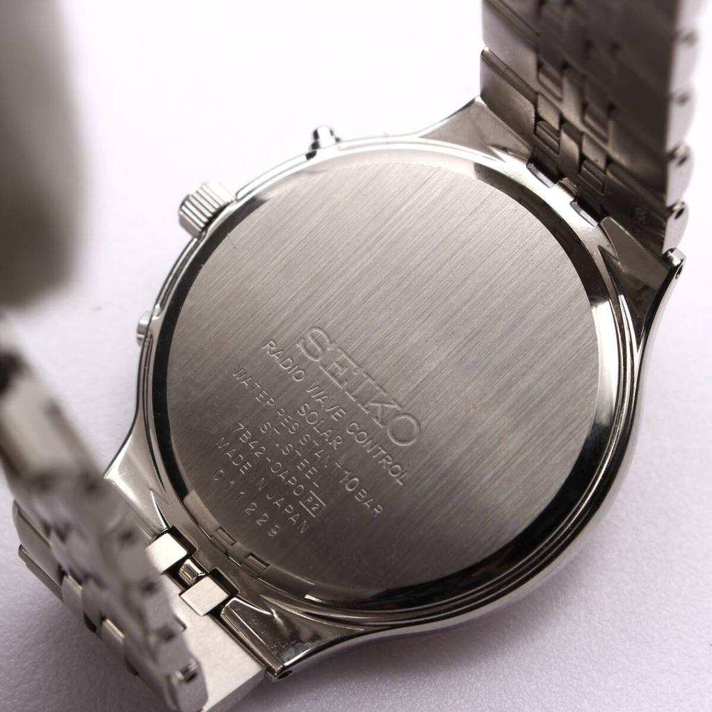 Отличное состояние SEIKO DOLCE, произведены в 2010 году, белые, роскошные, мужские, с радиоконтролем, на солнечной батарее, Япония, модель, снята с производства, 7B42-0AP0