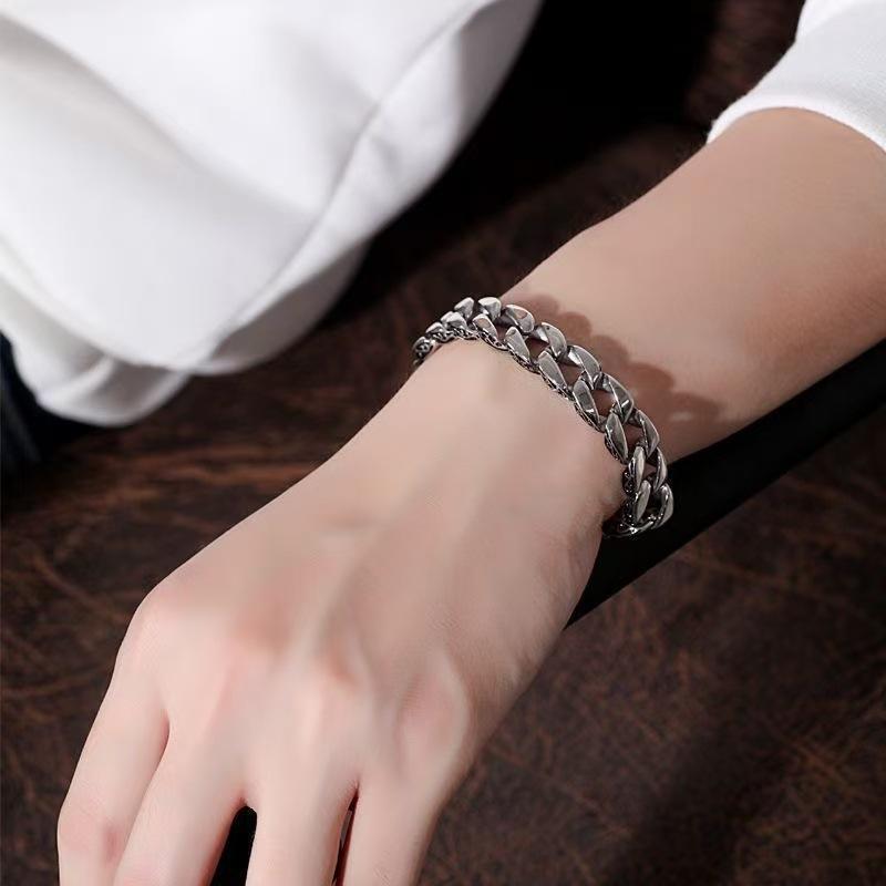 New Retro Punk Fashionable Embossed Pattern Bracelet, Versatile and Simple Bracelet