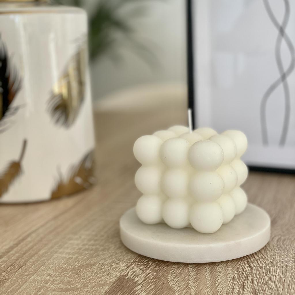 Белая пузырьковая свеча с ароматом хлопка