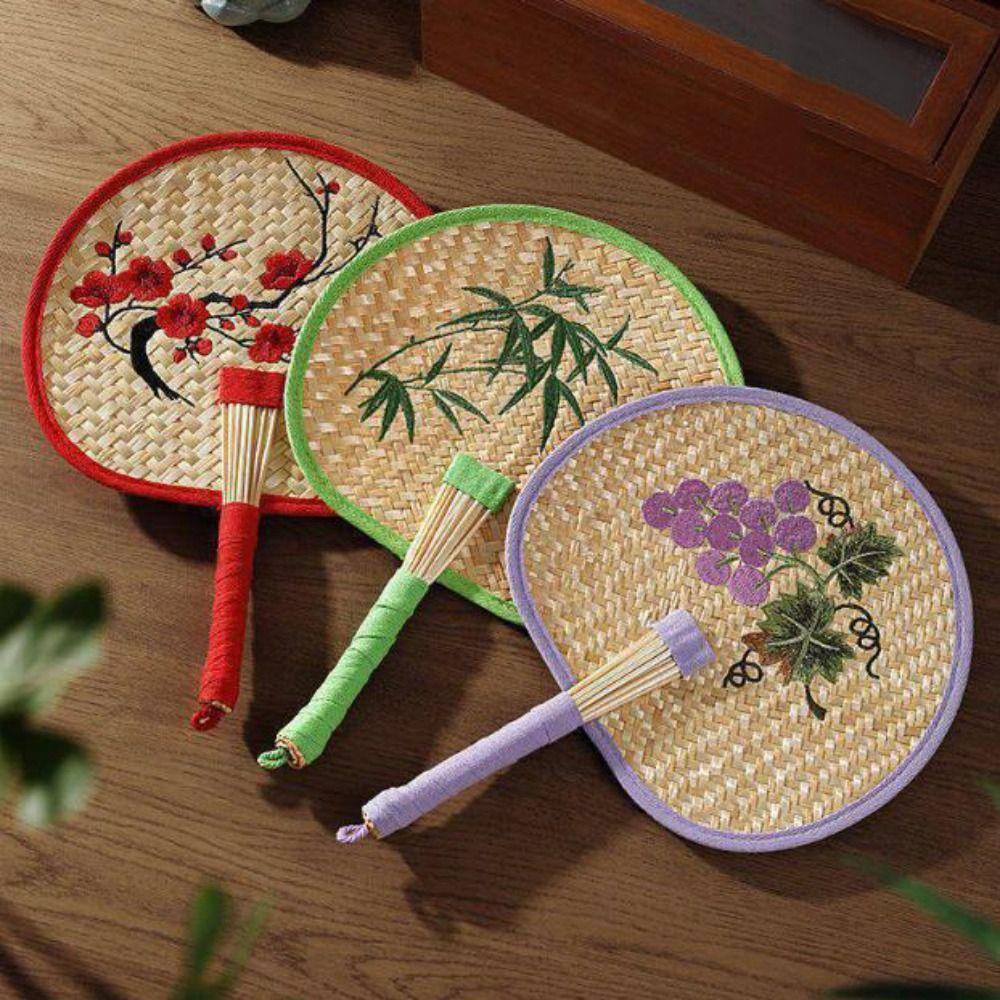Retro Hand-Woven Fan Chinese Style Hand Cranked Fan Compact Hand Braided Fan  Photo Prop