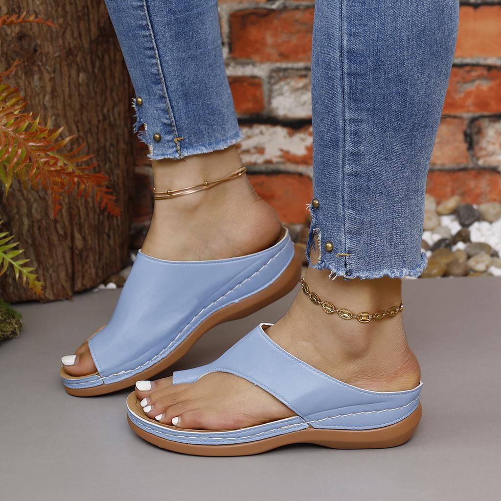 2024 Summer Solid Color Casual Comfortable Oversized Toe Slippers with Slope Heels Lightweight Retro Roman Women's Shoes