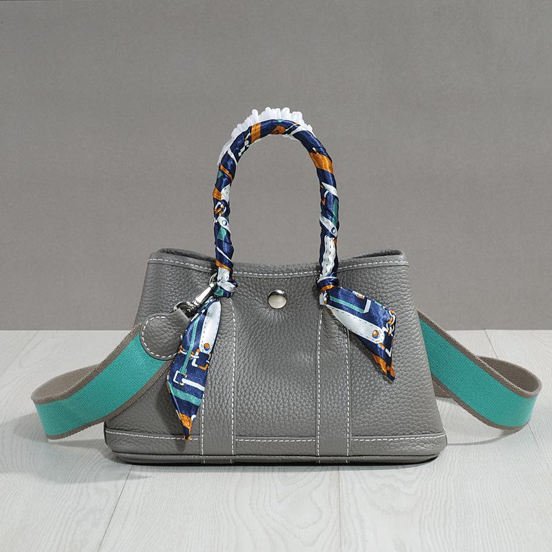 Женская большая садовая сумка из коровьей кожи в стиле знаменитостей 2024 года — универсальная, модная, удобная для переноски через плечо и в кармане