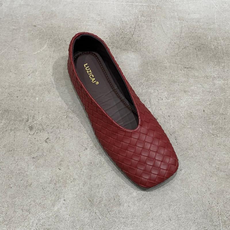 25 French retro style woven square head loafers women's shallow mouth flat bottom one pedal grandma shoes