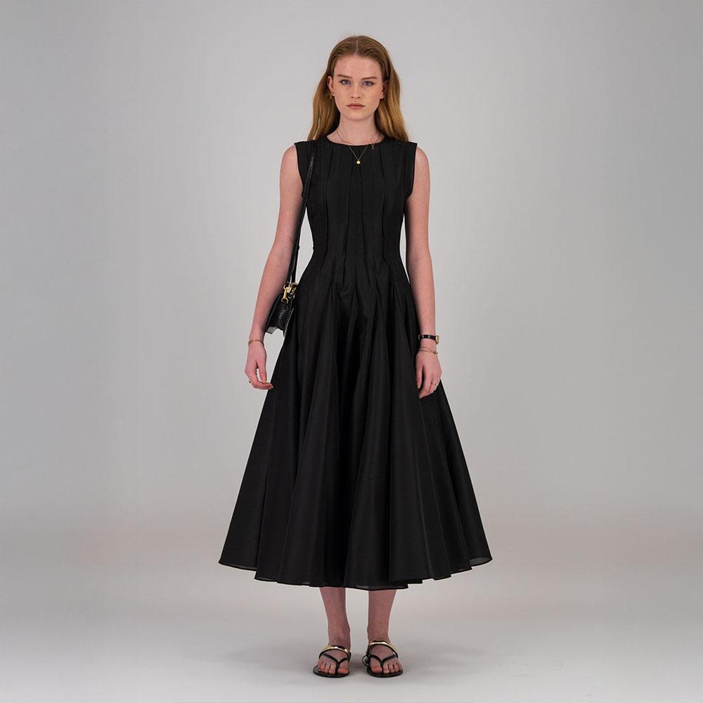 Hagahi Pleated Long Dress - Black