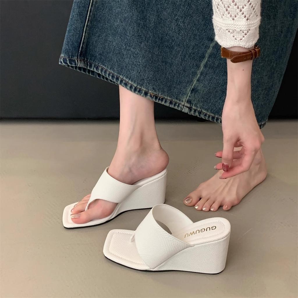 Fashion Spring and Autumn New Style Fashion Slimming Slope Heel Korean Version Bare Toe Flip Flops Cool Slippers Sandals Zapatos Mujer