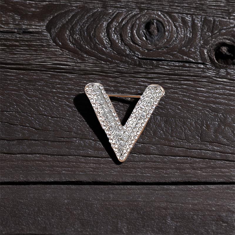 1/2Pcs Crystal Rhinestone Letter V Brooch Women English Alphabet Brooch Pin Corsage Unisex Collar Jewelry Clothes Bag Decor Gift