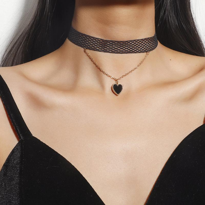 European and American Style Retro Hollow Black Lace Choker Sexy Love Necklace Choker