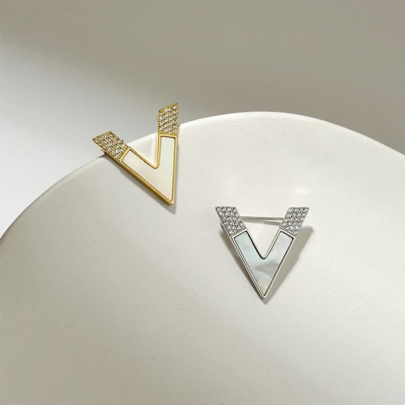 "V Letter Full Diamond Small Brooch for Women, Korean Fashionable and Simple Lapel Pin Cardigan Pin