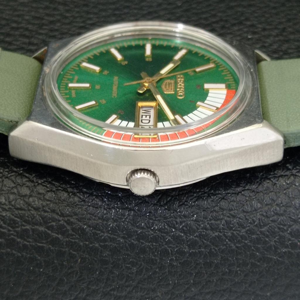 Seiko 5 АВТОМАТИЧЕСКИХ ВИНТАЖНЫХ ЯПОНСКИХ МУЖСКИХ ЧАСОВ ЗЕЛЕНОГО ЦВЕТА a701561-5