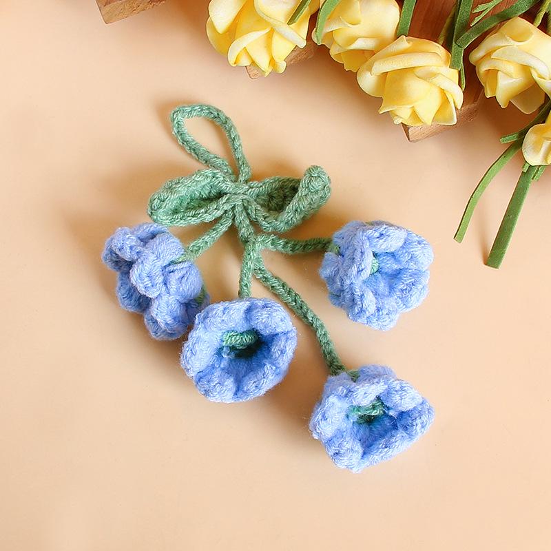 Шерстяной брелок-подвеска «Ландыш» с сухоцветами – Девичий брелок в виде сердца в подарок