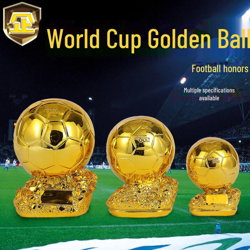 Трофей «Золотой мяч» чемпионата мира по футболу для выдающихся игроков MVP — гравированная награда Роналду Месси