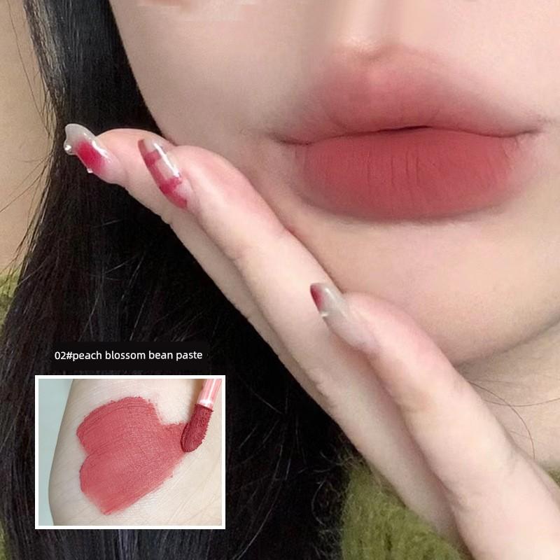 Xiaoyu Haitang Recommends the Spring Season Lip Glaze, a Matte Mist Finish, Brightening, Non-Stick Cup Lipstick in Natural Nude Color
