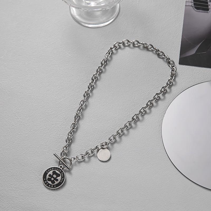 Унисекс Европейское и Американское Хип-Хоп Ожерелье из Титановой Стали с Квадратом с Буквой, Застежкой OT, Цепочным Дизайном.