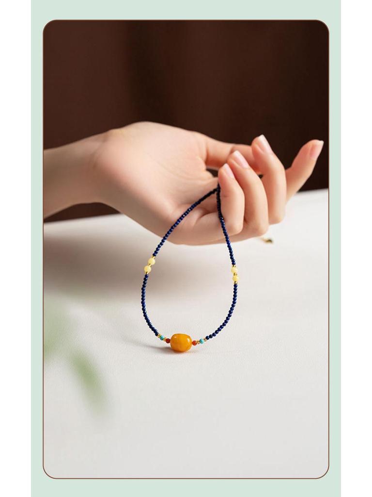 Натуральный лазурит и янтарь, бусины-рисинки, чокер