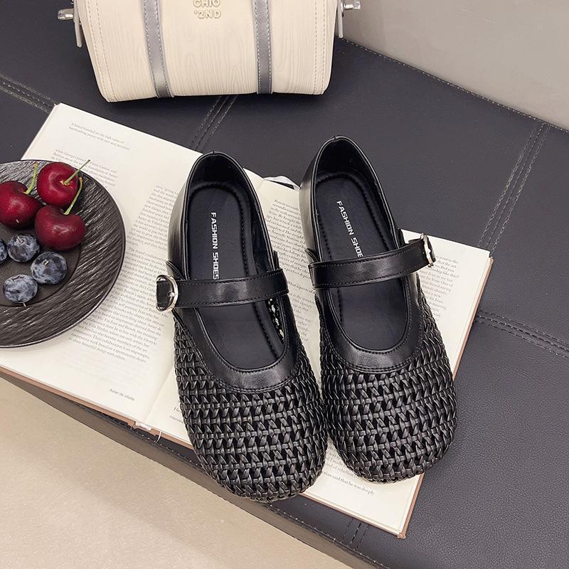 Ретро туфли Мэри Джейн с полым плетением женские 2025 весна новые универсальные туфли на плоской подошве с одинарной пряжкой и перфорацией
