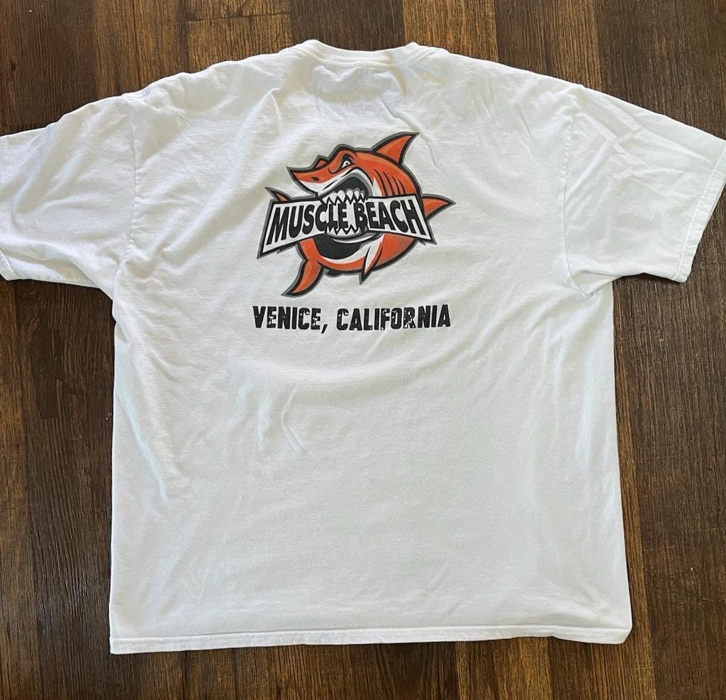 Мужская футболка Muscle Beach Белая с надписью 2XL Пляж Арнольд Железные Наращивания Бодибилдинг