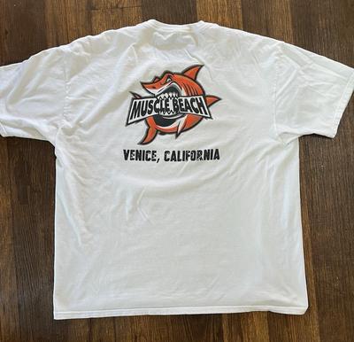 Мужская футболка Muscle Beach Белая с надписью 2XL Пляж Арнольд Железные Наращивания Бодибилдинг