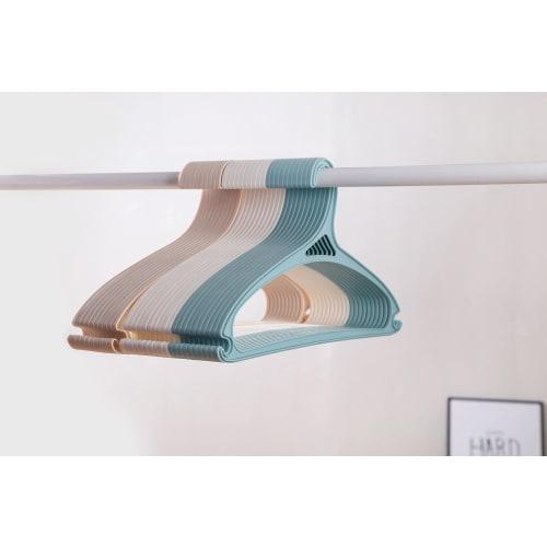 Set of 20 Clothes Hangers, Storage Hangers, Non-Slip, Heavy-Duty, Closet Hangers, Shape-Retaining, Wet/Dry Use, 20-Pack (Almond Color)