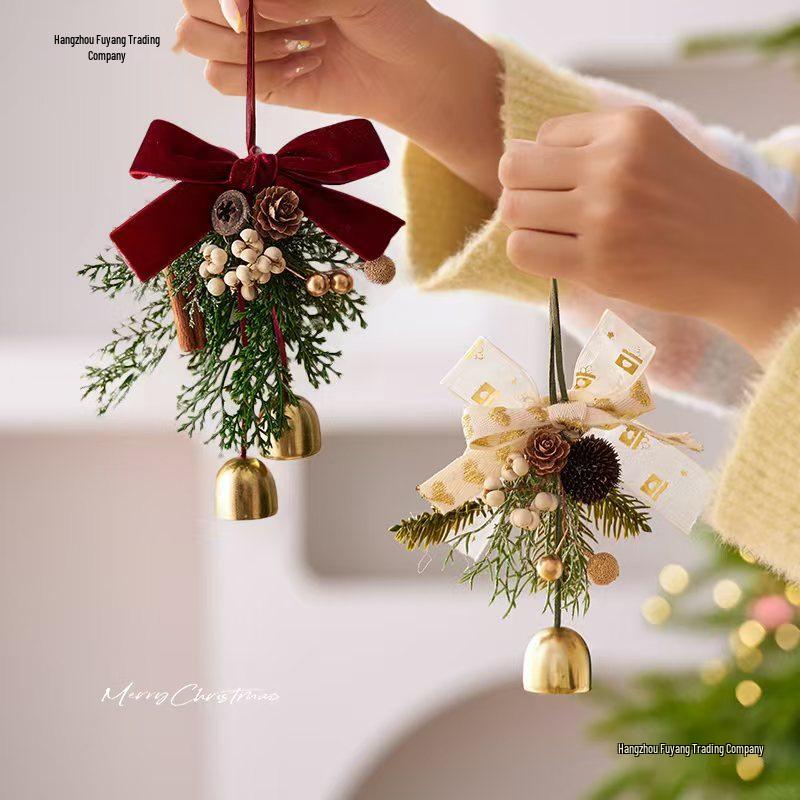 Праздничные украшения на Рождество и Новый год: Колокольчики, Венки, Украшения для елки и Подвески к Празднику Весны