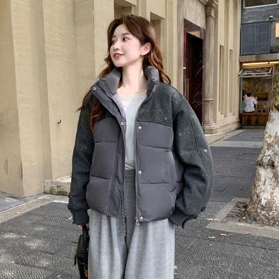 Короткая зимняя теплая куртка с пайетками и стеганым воротником на хлопковой подкладке