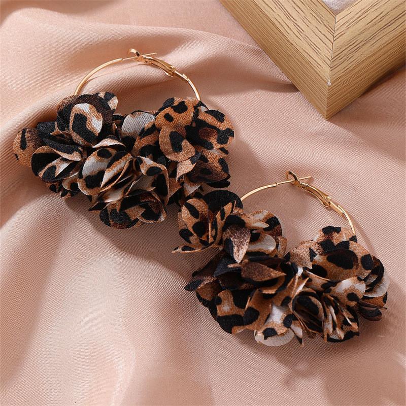 Sweet And Minimalist Alloy Flower Earrings With Fabric For Daily Wear