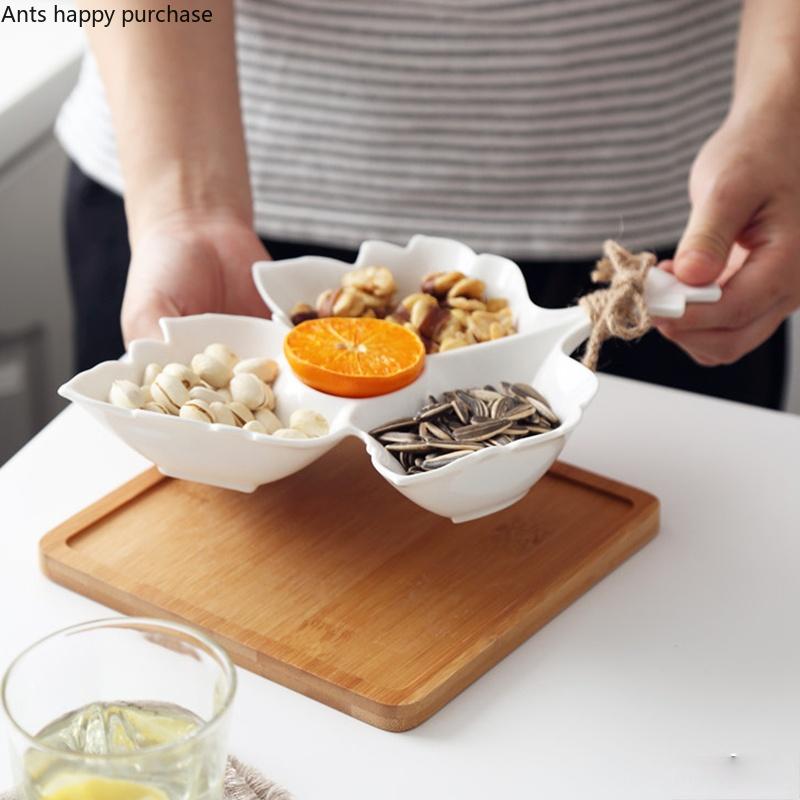 Белая керамическая тарелка Тарелка в виде кленового листа с деревянным поддоном Закуски Тарелки для сухофруктов Тарелка для закусок Главная Ваза для фруктов Тарелки для конфет