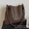 Сумки Женские сумки-тоут Большая вместимость мессенджер 2025 Новые ретро универсальные сумки через плечо Популярные сумки-ведра в этом году